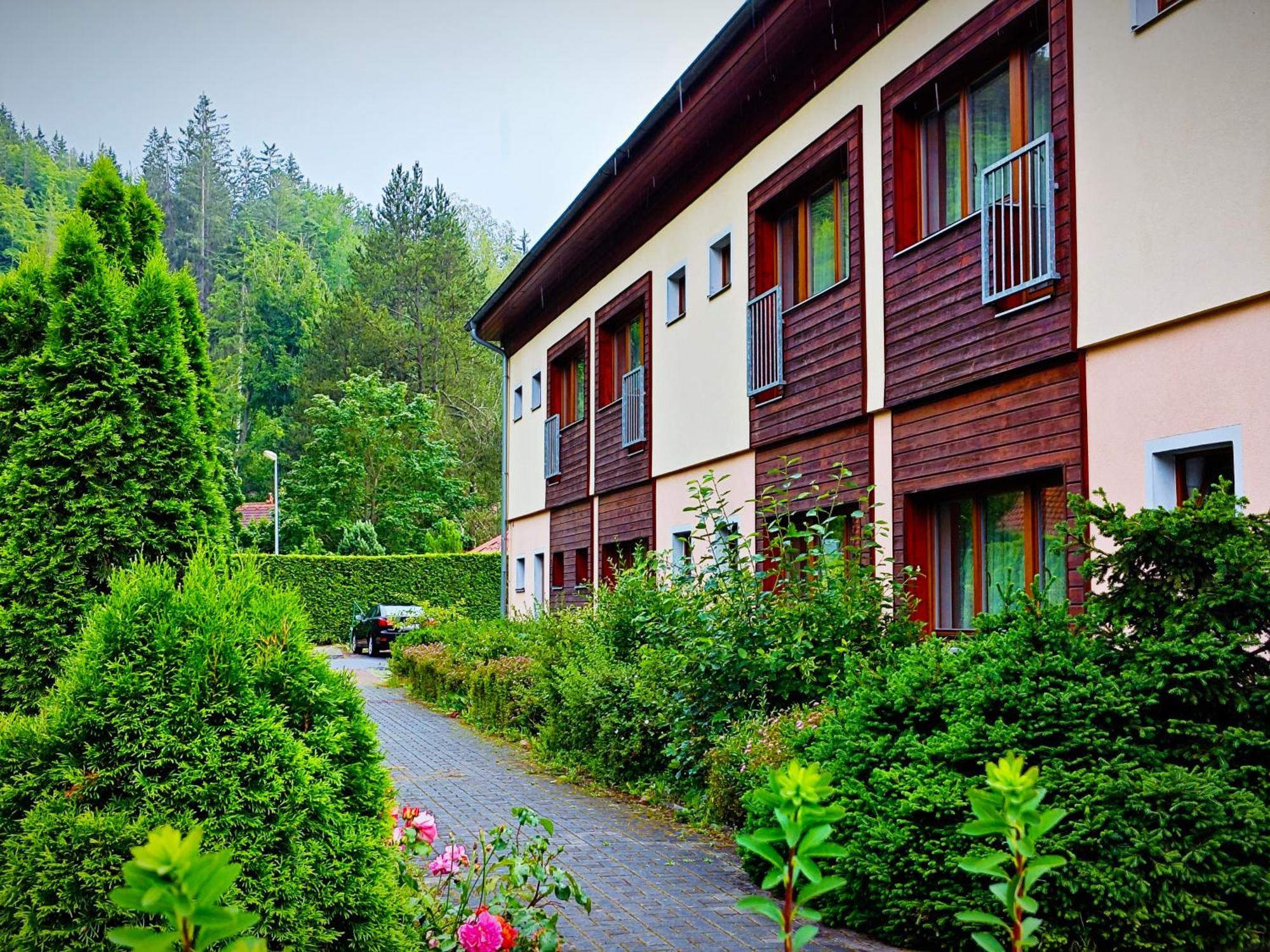 Geyserpark Village การ์โลวีวารี ภายนอก รูปภาพ